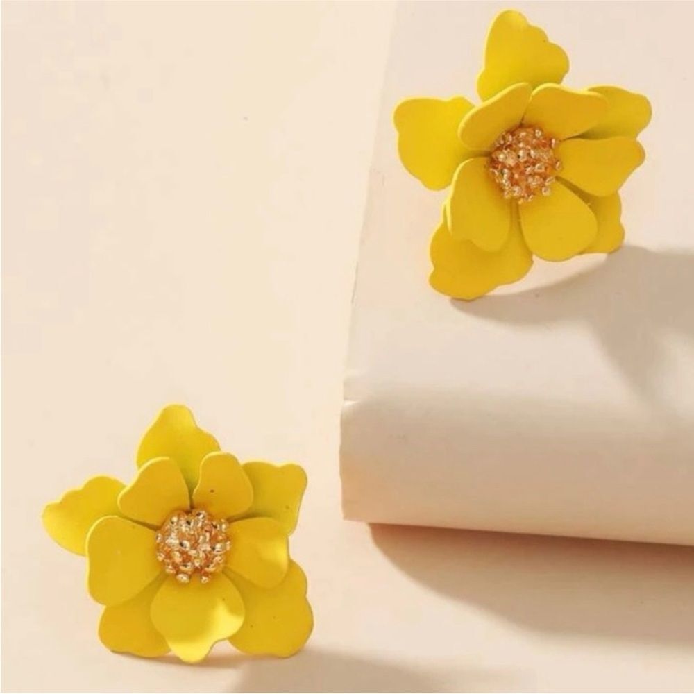 Yellow Floral Stud Earrings A1320